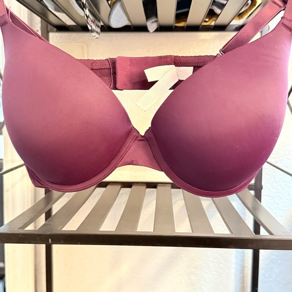 Victoria Secret Elegant Black and Pink Women's Bra Set - Picture 6 of 8